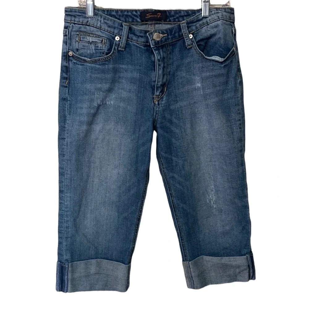 Capri distressed jeans size 10